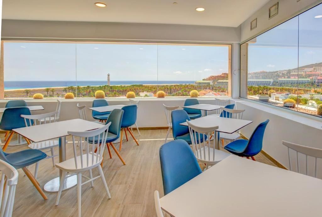 restaurants-restaurant