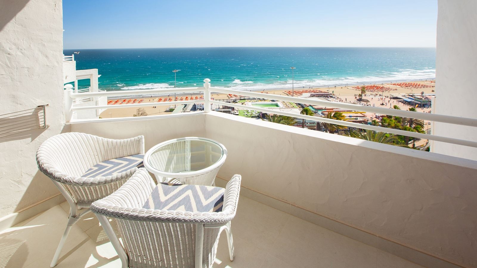 rooms-ddev-double-deluxe-room-partial-or-direct-sea-view-balcony