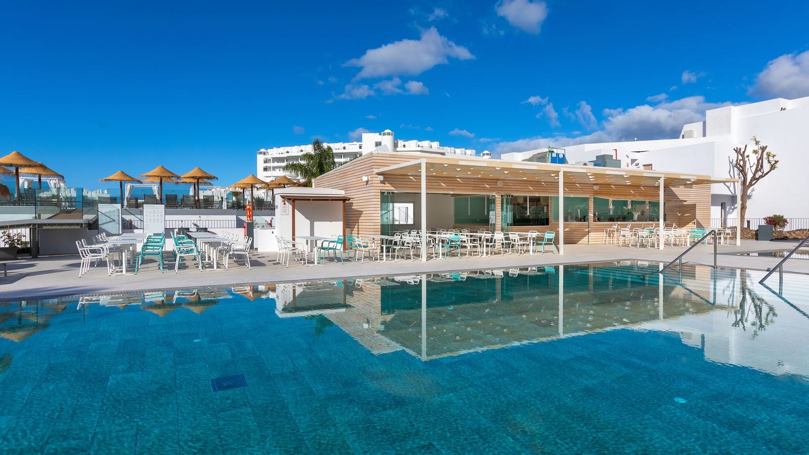 bars-bar-piscina