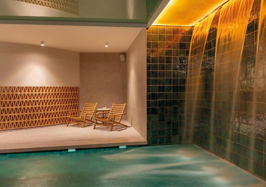 pools-indoor-pool