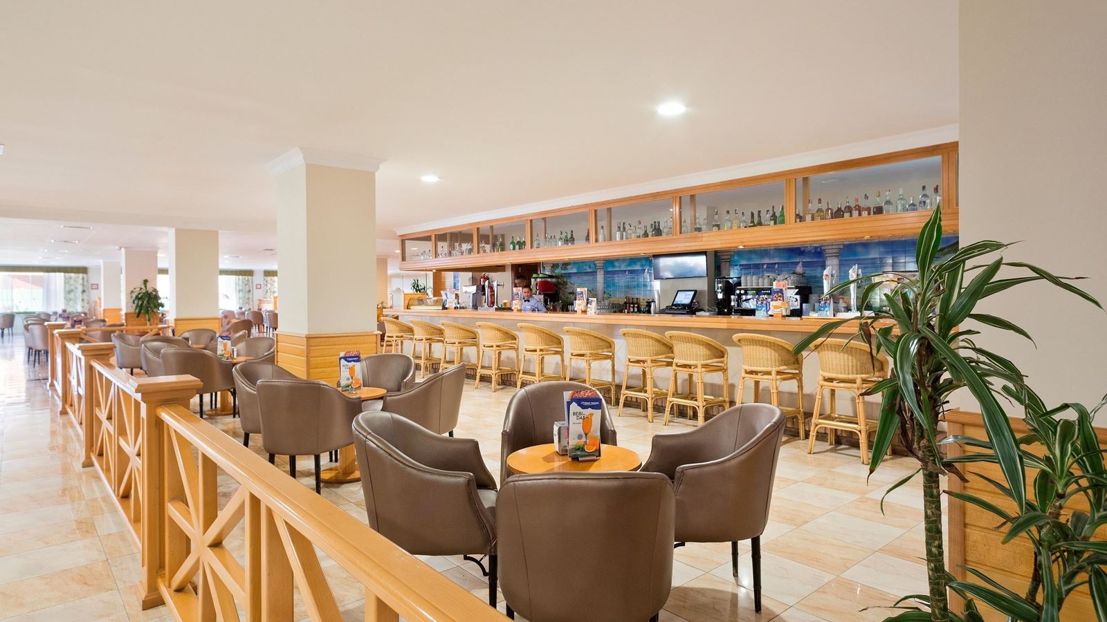 bars-main-bar