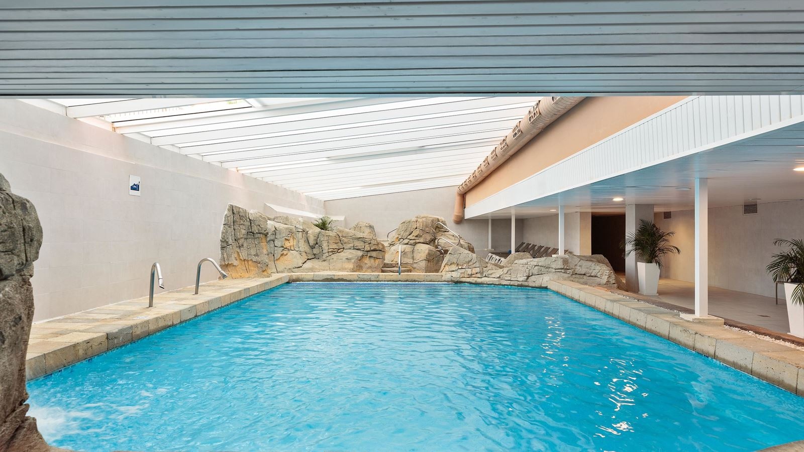 pools-indoor-pool