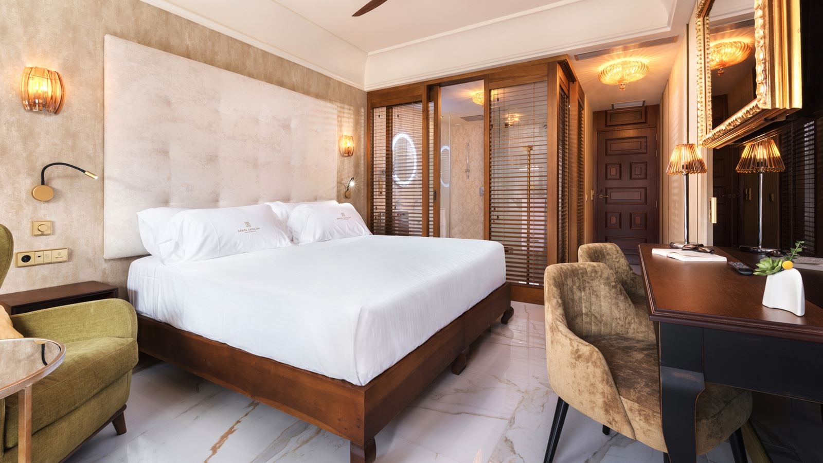rooms-deluxe-room
