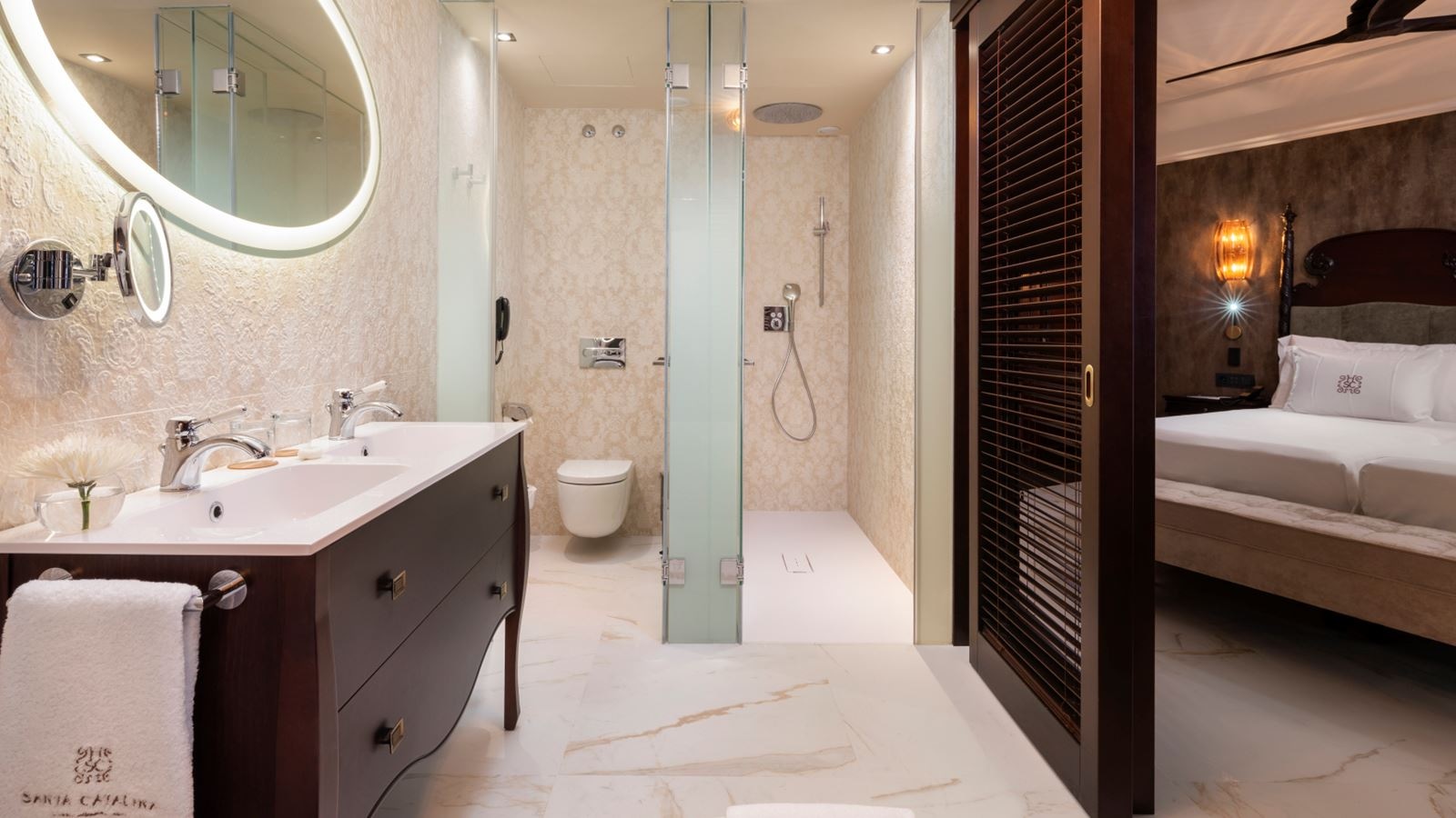 rooms-family-premium-2-connected-deluxe-room