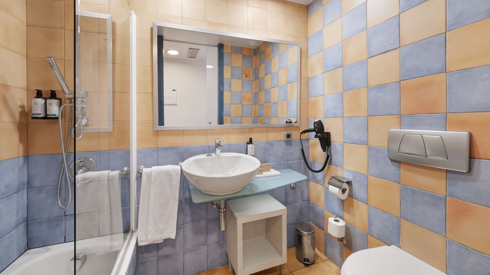 rooms-double-room-balcony-or-terrace--short-stay