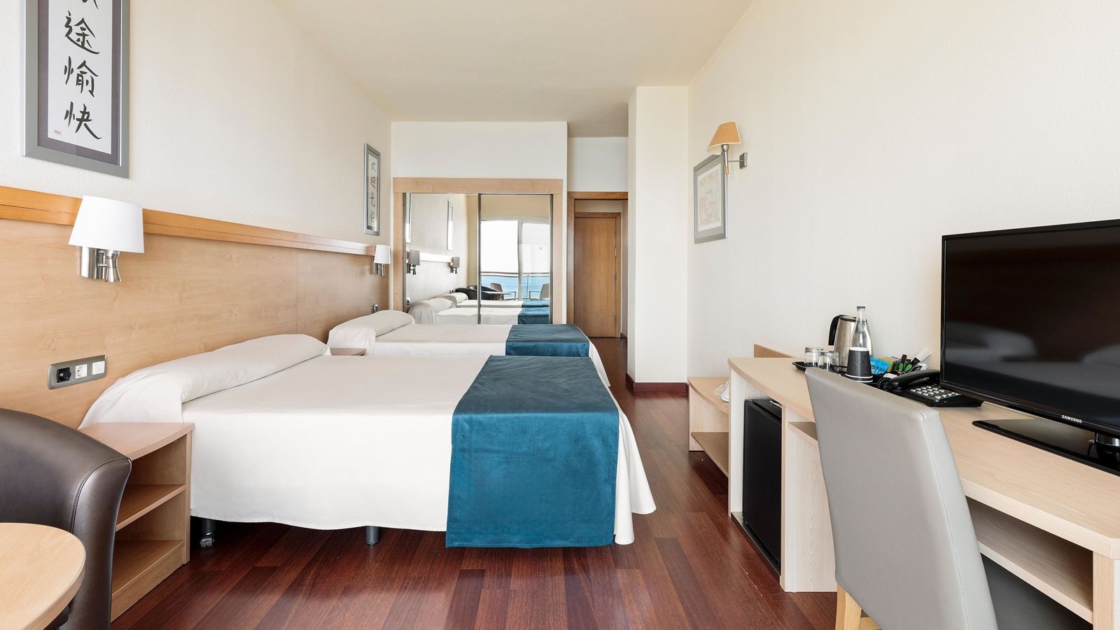 rooms-superior-room