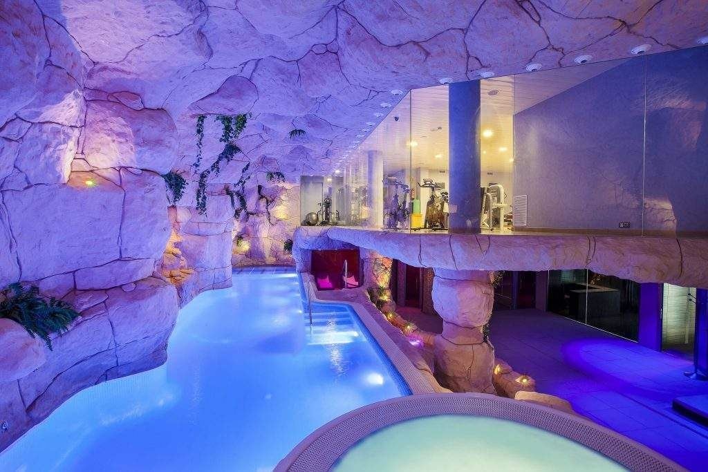 pools-indoor-pool