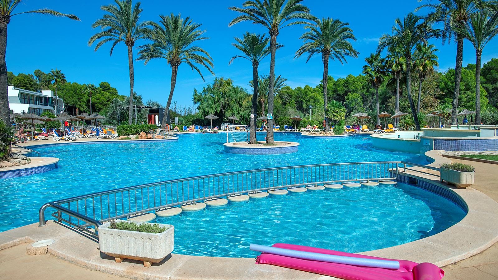 pools-outdoor-pool