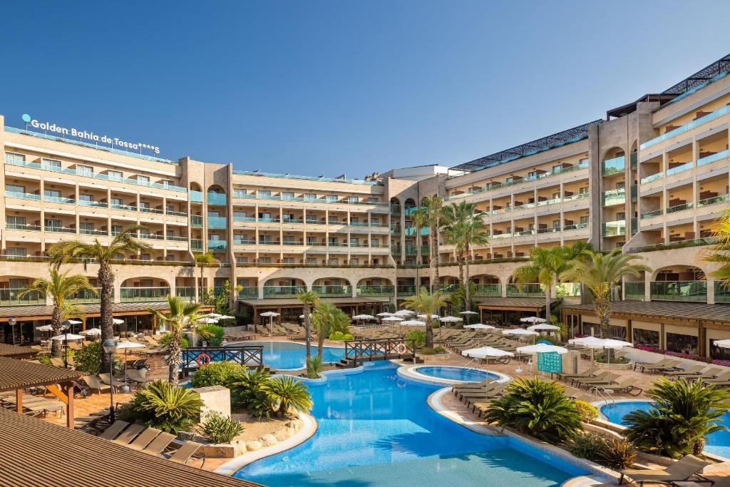 pools-outdoor-pool