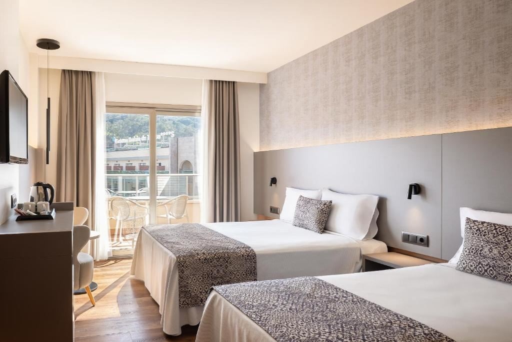 rooms-family-room