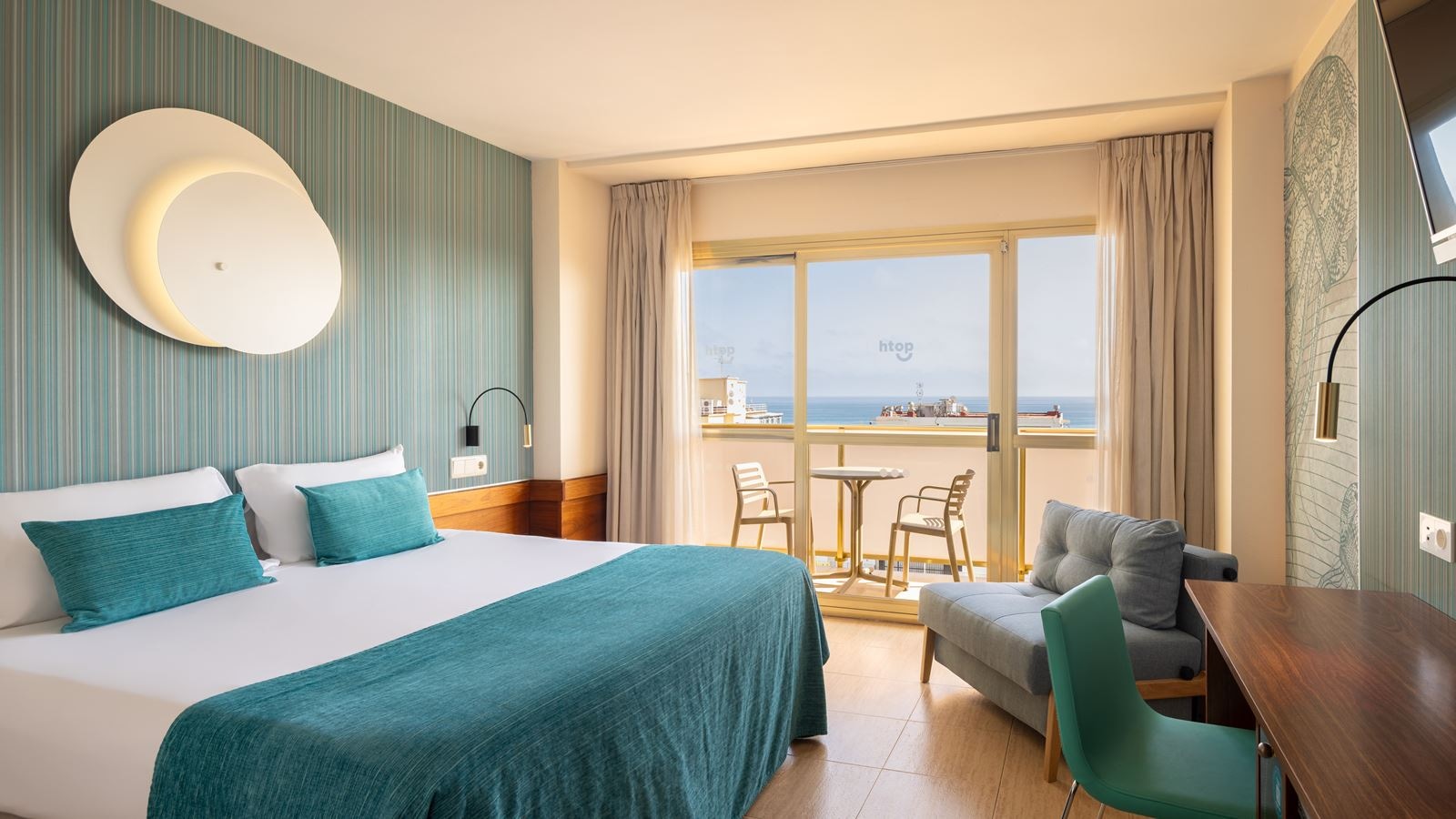 rooms-superior-triple-sea-view-room-balcony-or-terrace