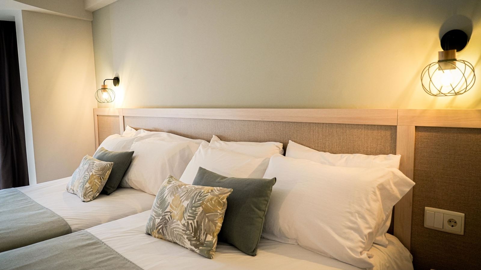 rooms-double-standard-room-balcony-or-terrace
