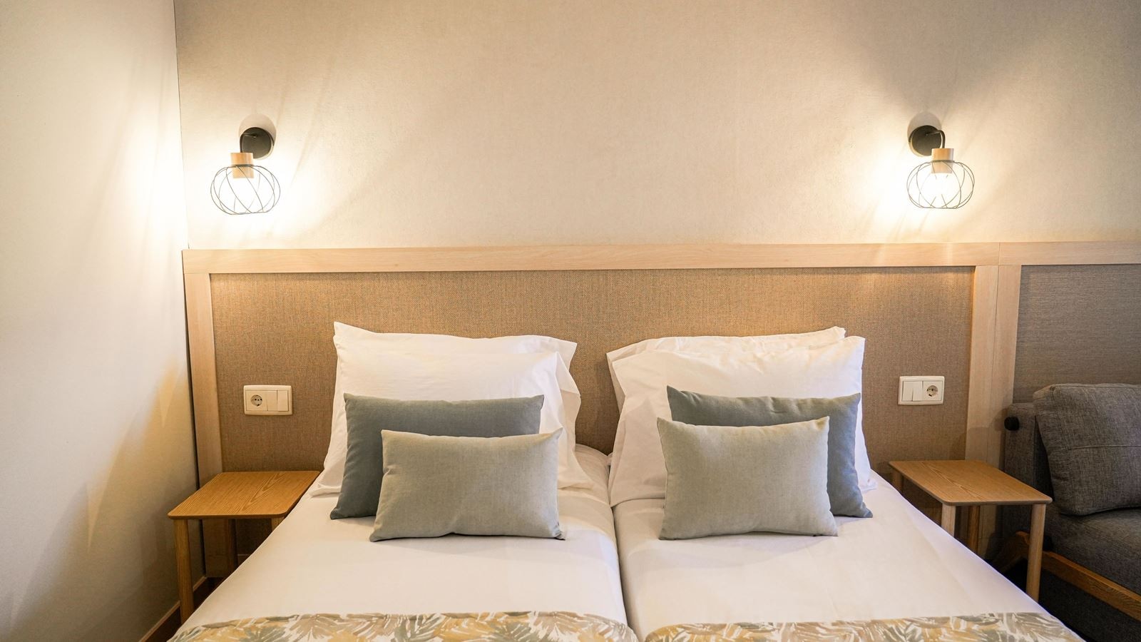 rooms-double-standard-room-balcony-or-terrace