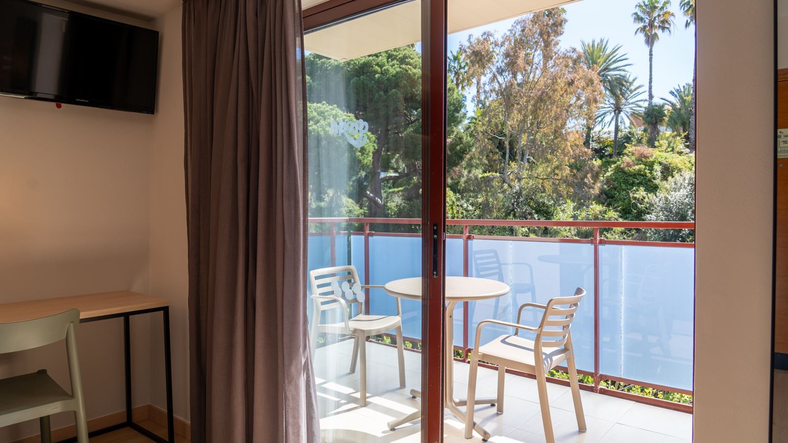 rooms-double-standard-room-balcony-or-terrace