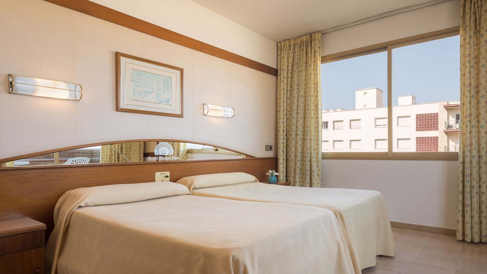 rooms-twin-room