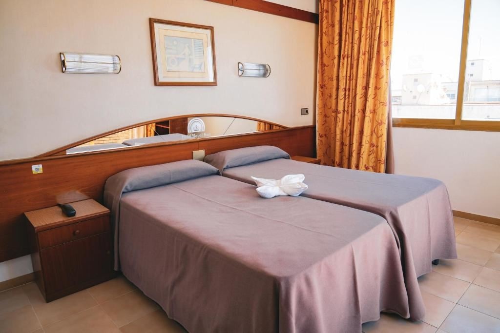 rooms-twin-room