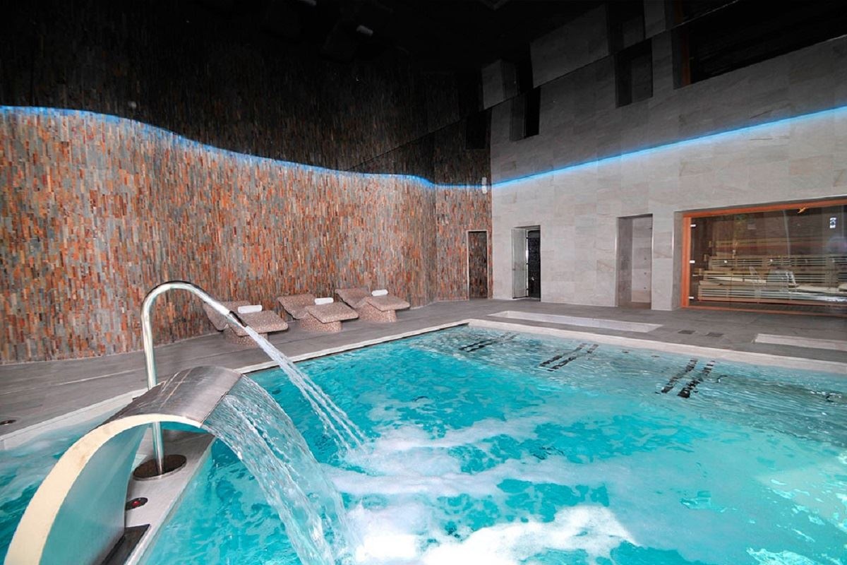 pools-indoor-pool