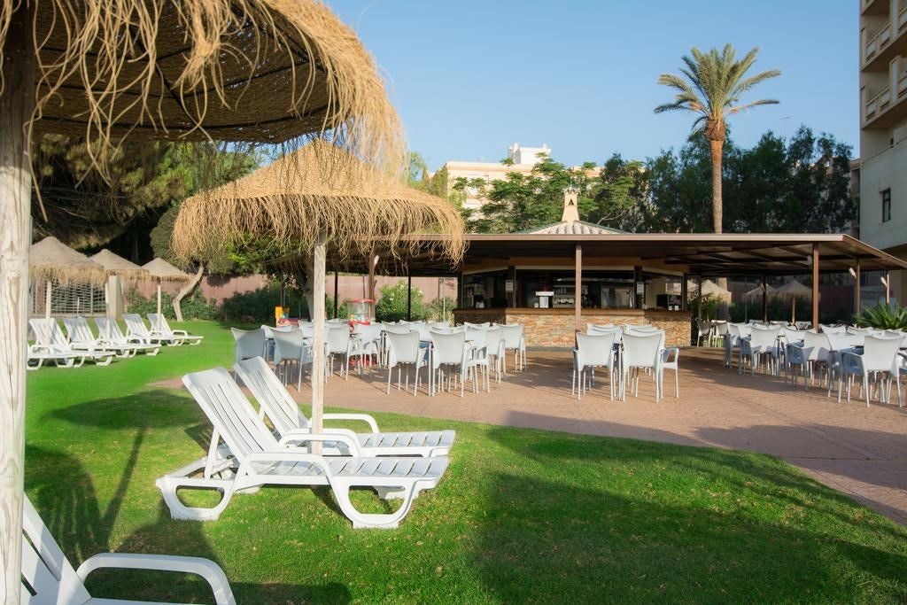 bars-swimming-pool-bar
