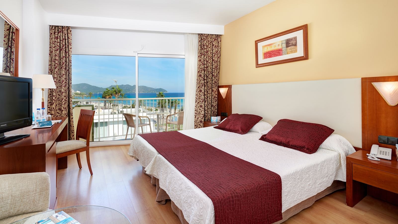 rooms-monoparent-room-single-w-child-lateralseaview-balcony-or-terrace