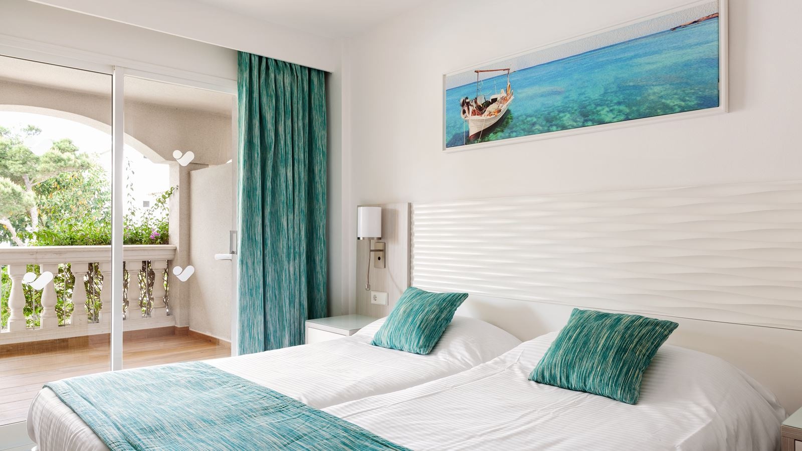 rooms-apartment-promoeconomy-1-bedroom-balcony-or-terrace