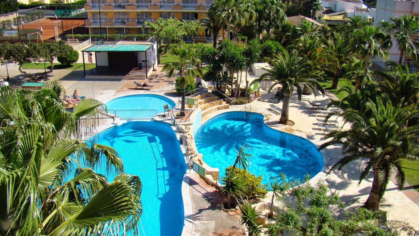 pools-outdoor-pool
