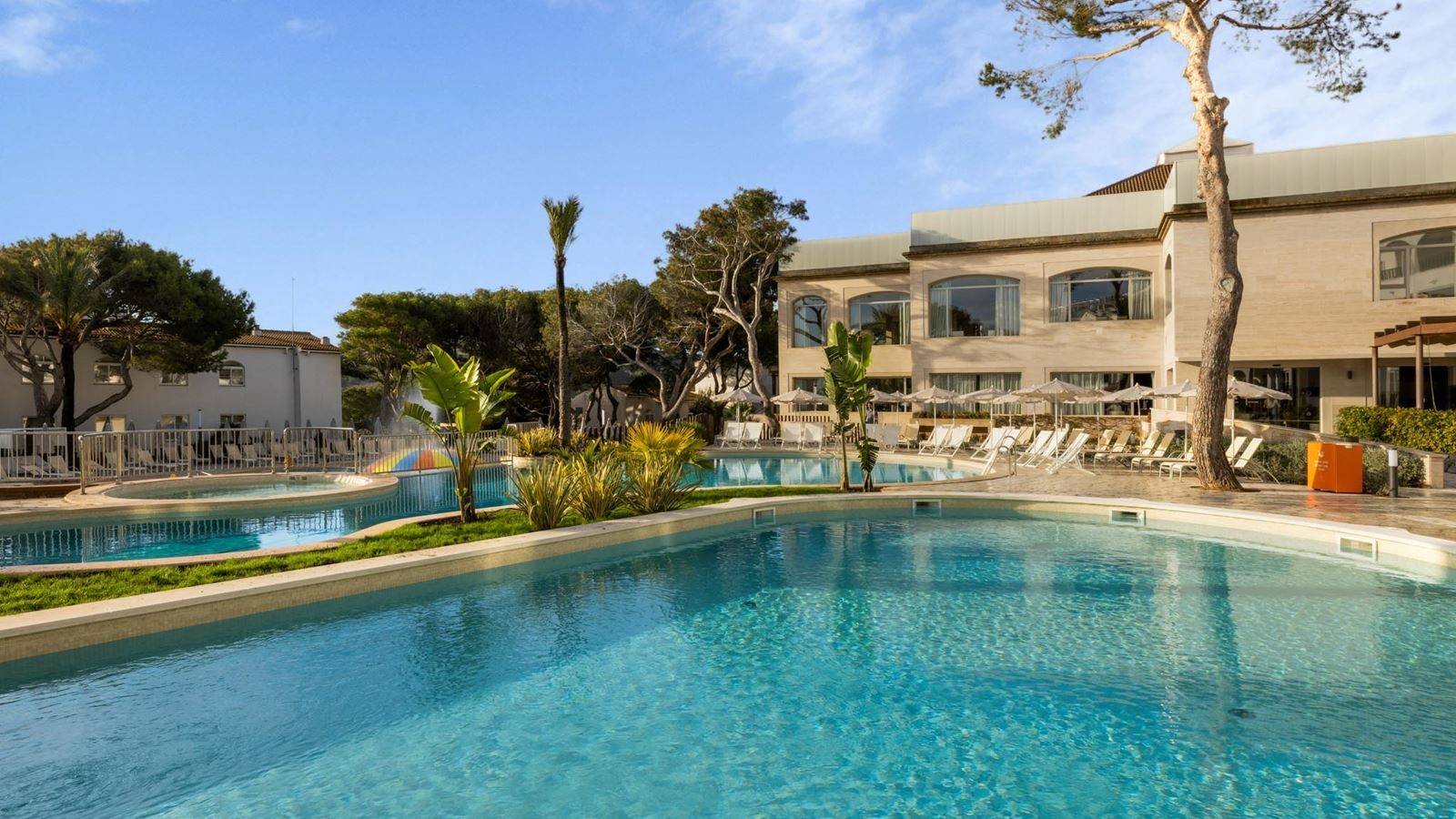 pools-outdoor-pool
