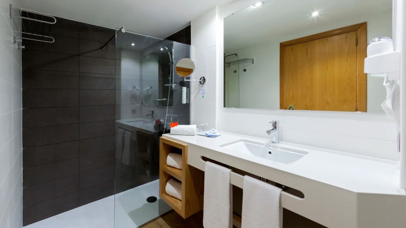 rooms-double-room