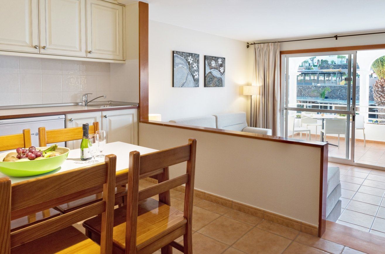 rooms-economy-1-bedroom-apartment-with-balcony-or-terrace