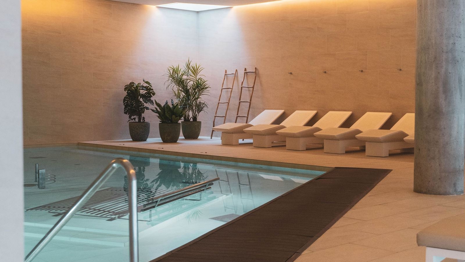 pools-indoor-pool