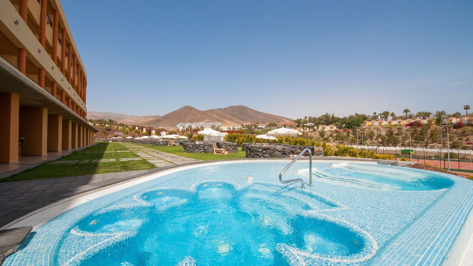 pools-outdoor-pool