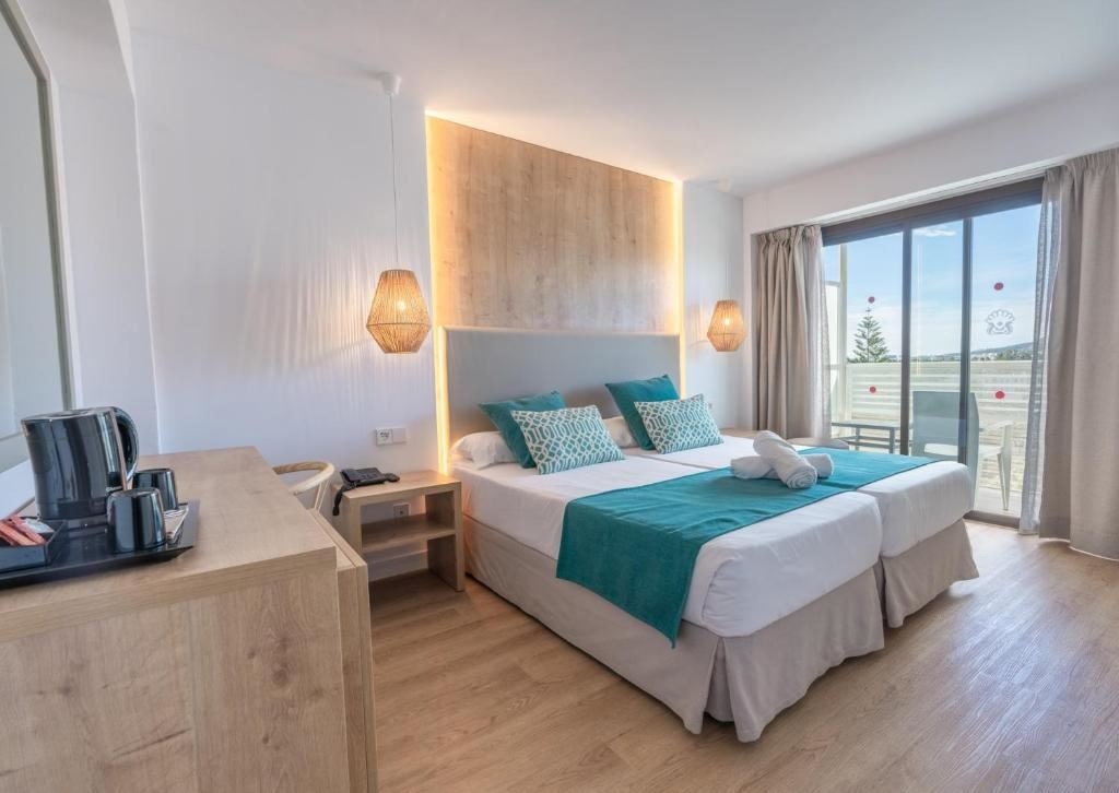 rooms-dbl--confort-4th-5th-or-6th-floor-with-balcony-or-terrace
