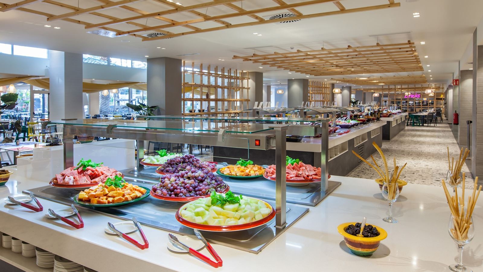 restaurants-breakfast-buffet