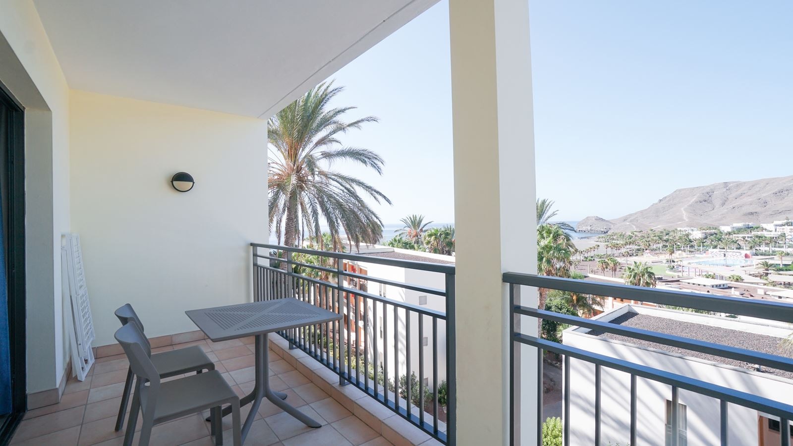 rooms-junior-suite-sea-view-with-kitchenette