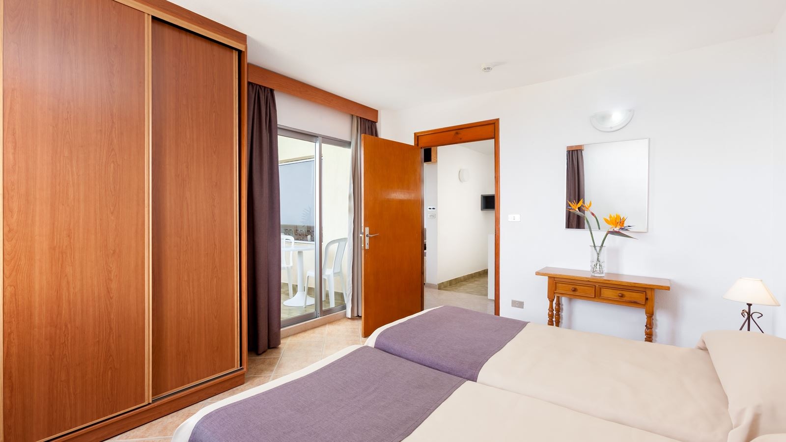 rooms-apartment-mountain-view