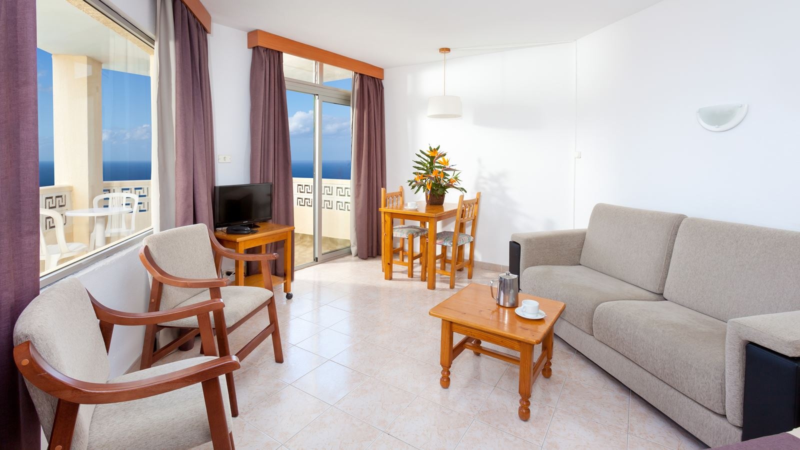 rooms-apartment-mountain-view