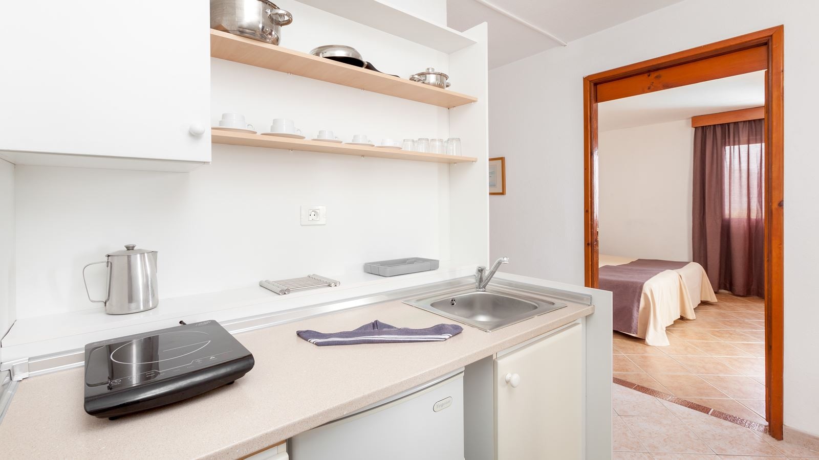 rooms-apartment-mountain-view