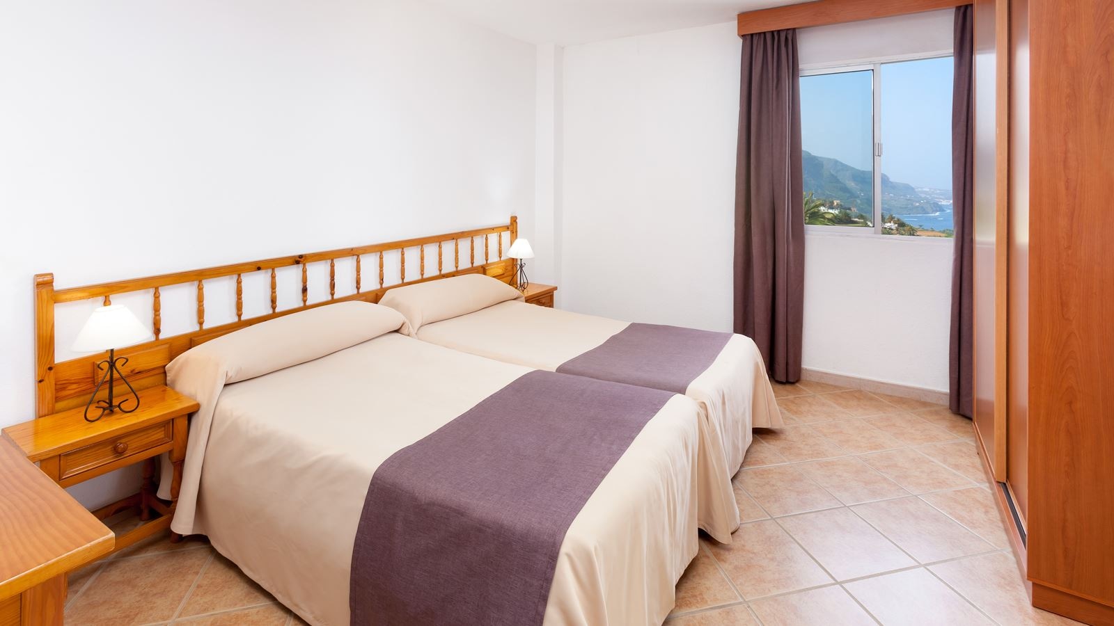 rooms-apartment-mountain-view