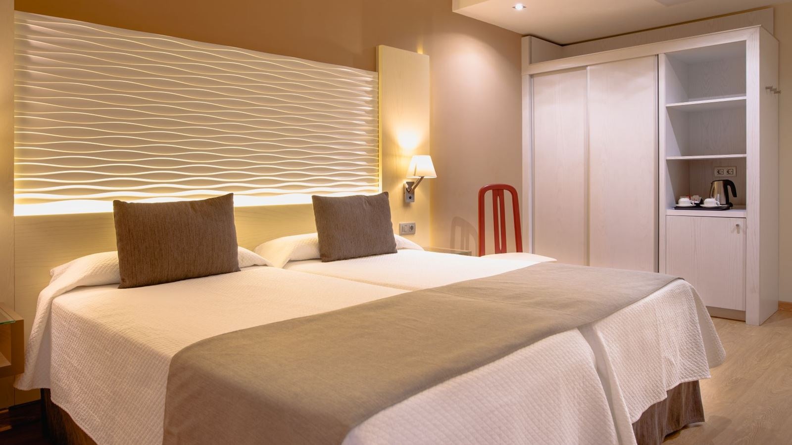 rooms-double-room-with-balcony-or-terrace