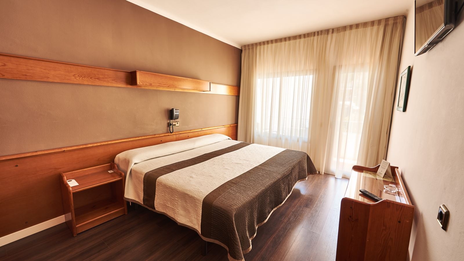 rooms-standard-room