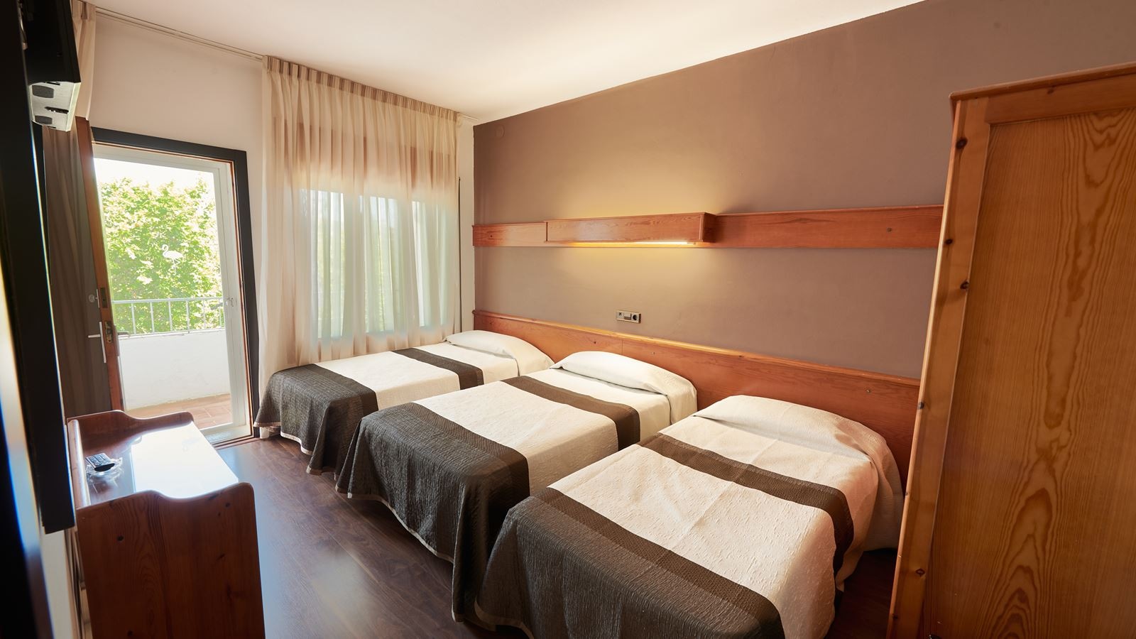 rooms-standard-room