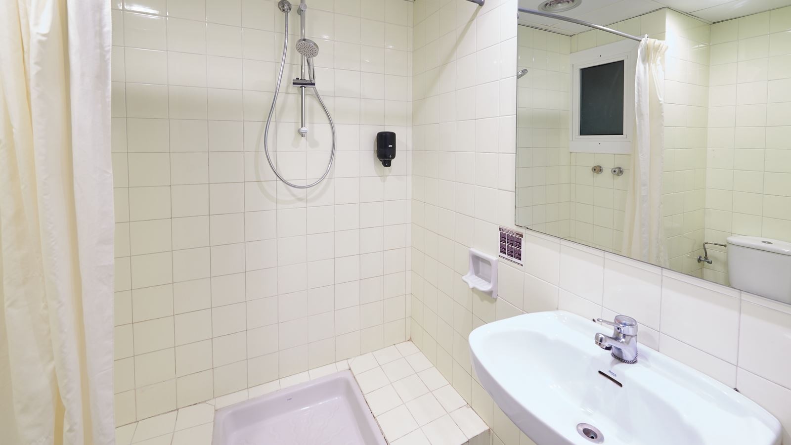 rooms-standard-room