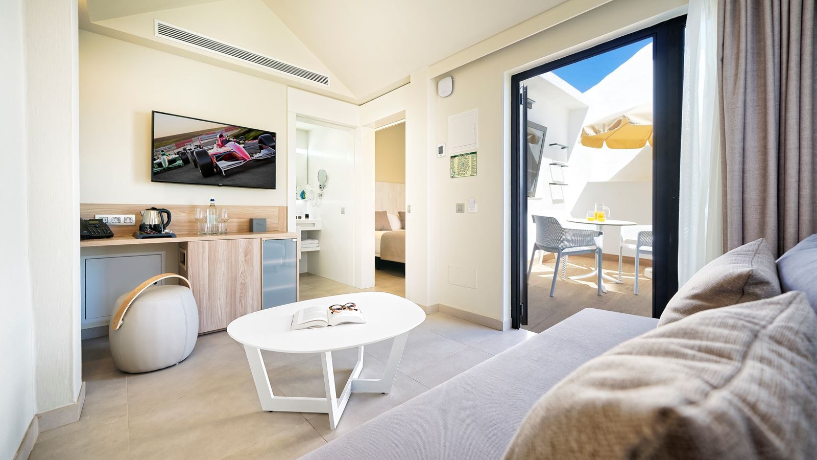 rooms-junior-suite-single-use-with-terrace
