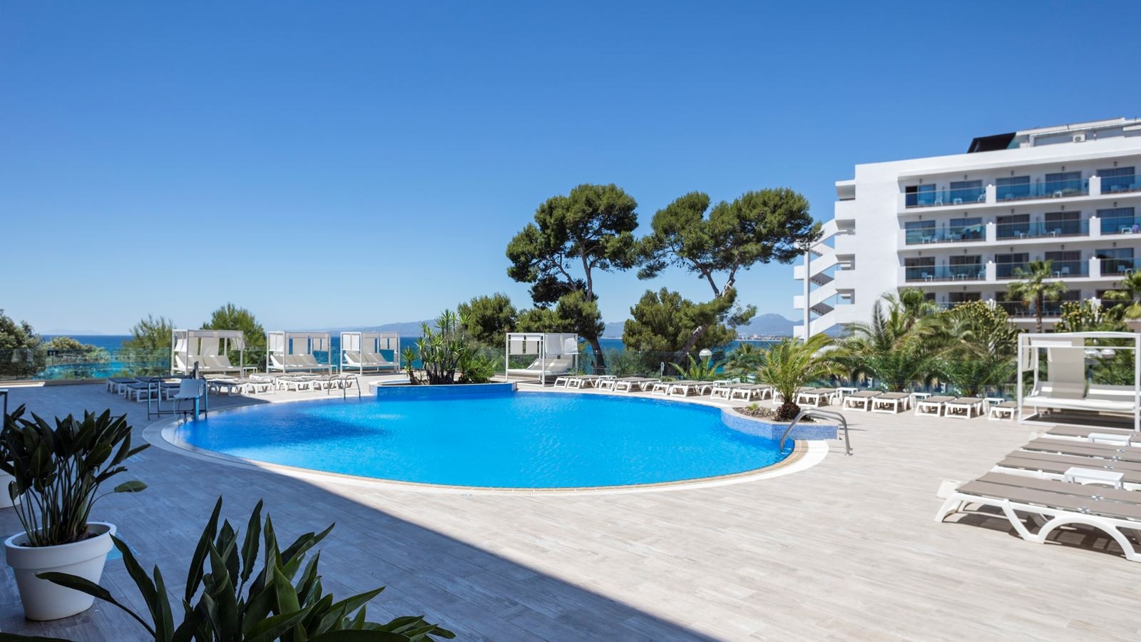 pools-outdoor-pool