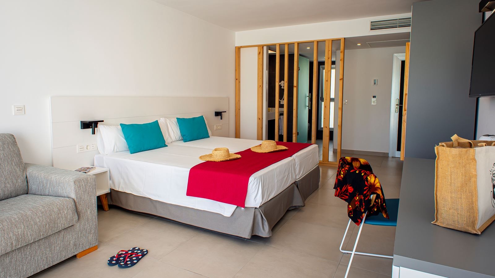 rooms-junior-suite-balcony-or-terrace
