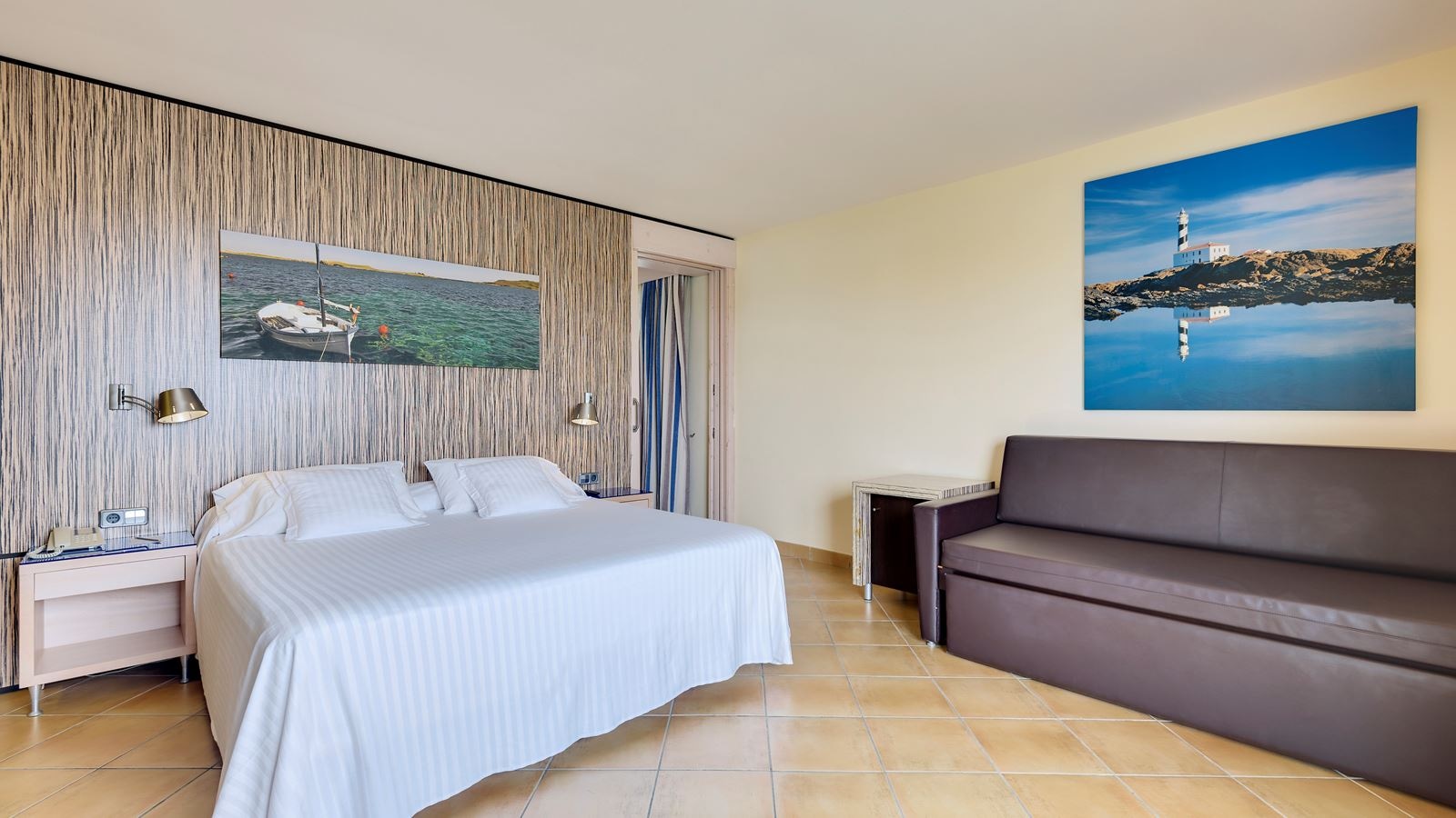 rooms-family-room