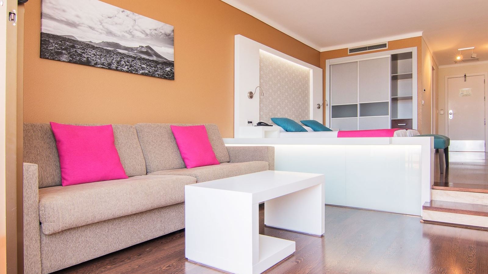 rooms-superior-sea-view-room-renovated-with-balcony-or-terrace
