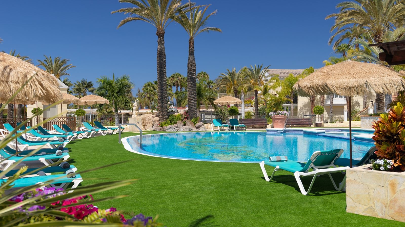 pools-outdoor-pool