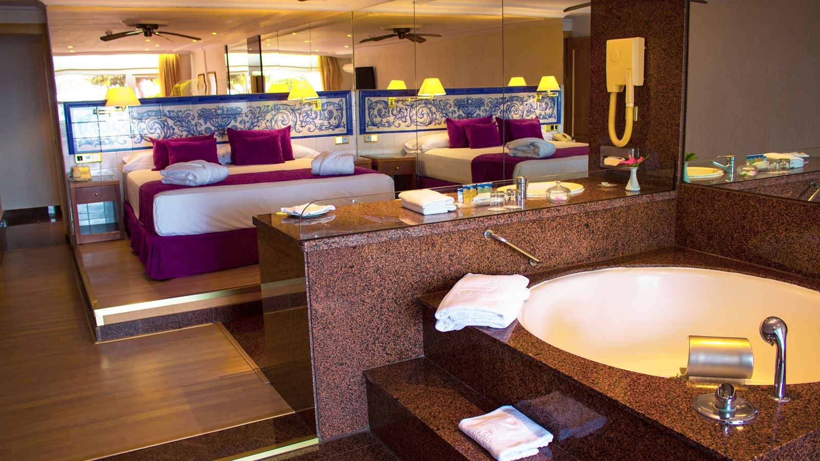 rooms-suite-beach-view--balcony-or-terrace