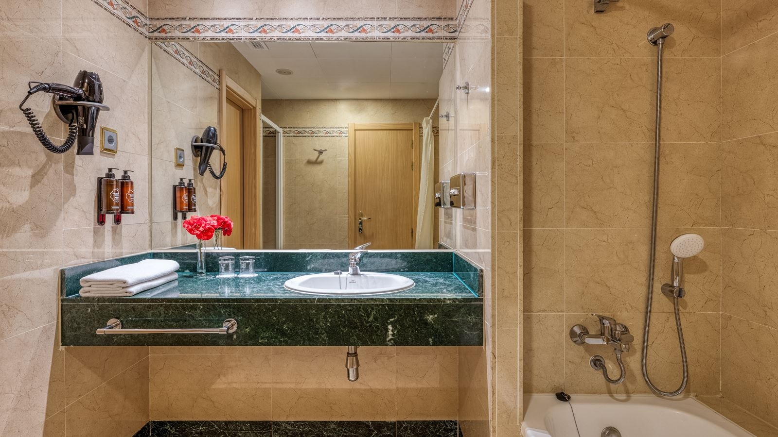 rooms-double-room