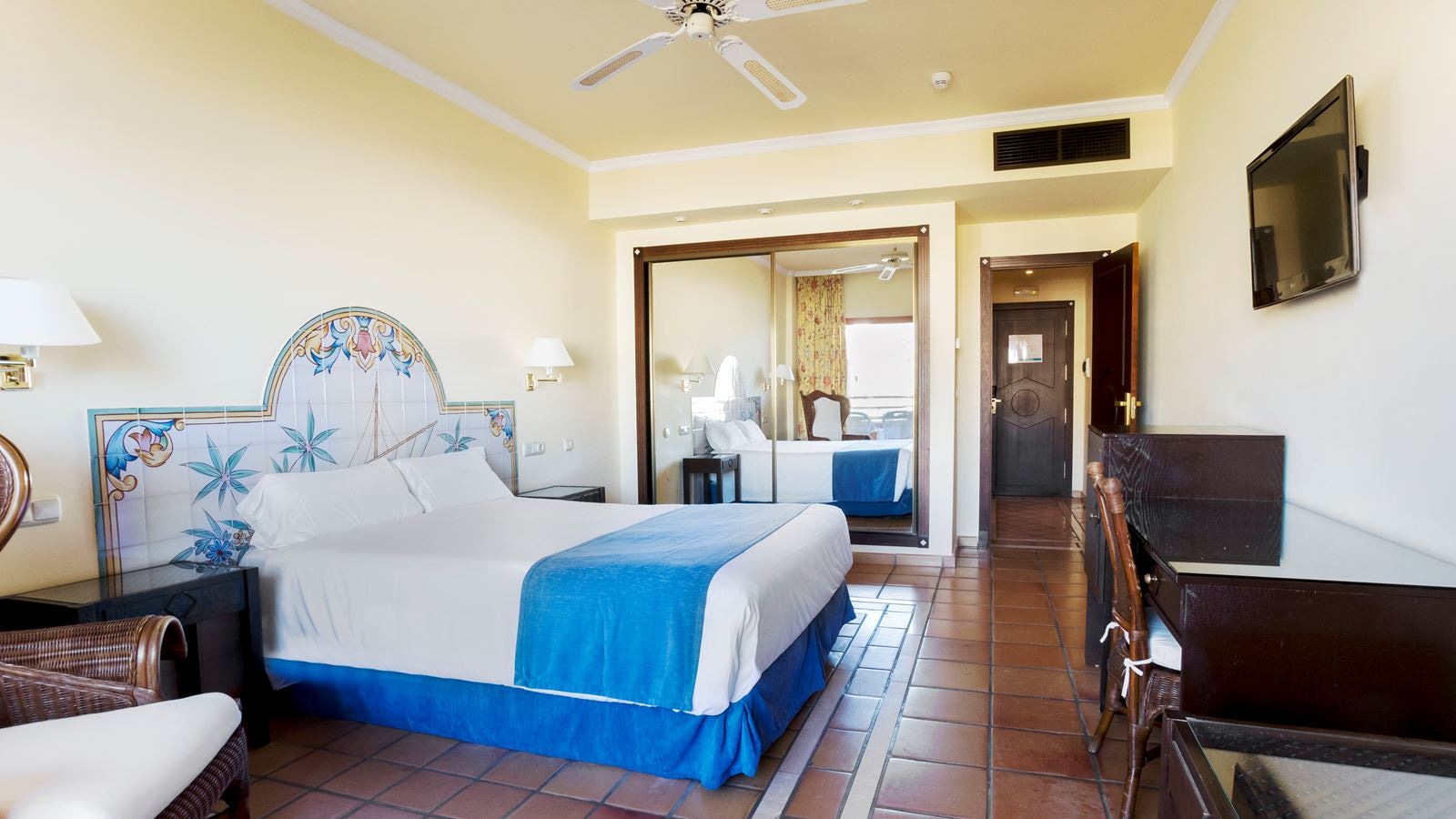 rooms-double-room-balcony-or-terrace